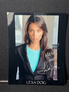 !!️ LEXA DOIG SIGNED COLOR 8x10 FOTO "ANDROMEDA" "ARROW" "CONTINUUM" - Bild 1 von 4