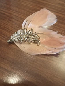 Beautiful Pink Feather Pin/Brooch or Hair Accessory - Picture 1 of 3