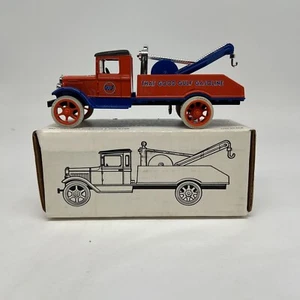 NEW VINTAGE ERTL Gulf  1931 HAWKEYE WRECKER TOY TRUCK BANK 1993 Tow Truck - Picture 1 of 5