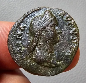 Römische Münze, sehr schöner As oder Dupondius von Sabina Augusta (C17) - Bild 1 von 2