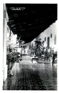 Cartolina fotografica RPPC Hotel La Quinta Jocotepec Jalisco Messico c.1950 - Foto 1 di 2