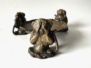 Antiguo mono de bronce hablar, ver y oír no el mal con almohadilla de luz para baratijas plato - Imagen 1 de 9