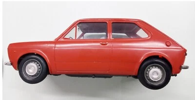 POCHER Torino FIAT 127 Rosso Amaranto scala 1:12 con alloggiamento 2 batterie - Immagine 1 di 4