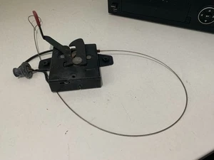 Chiusura blocco cofano Porsche Boxster 986 99651105301 X982 - Foto 1 di 8