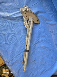 91 92 93 94 TERCEL LEFT FRONT MANUAL WINDOW REGULATOR DRIVER SIDE 98906 - Picture 1 of 2