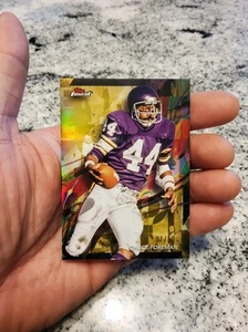 2024 Topps Finest Chuck Foreman refractor de oro 07/50, Minnesota Vikings, #49 - Imagen 1 de 4