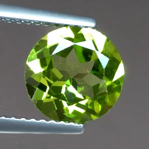 2.19cts 8.8mm Round Natural Peridot Loose Genuine Gemstones - Picture 1 of 3
