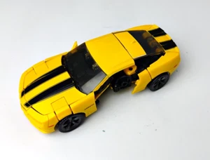 Transformers MPM-3 Bumblebee Masterpiece (manca una porta) - Foto 1 di 5