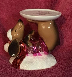 Bath & Body Works 2025 Weihnachtsdackel 3 Docht Standfuß Kerzenhalter NEU - Bild 1 von 4