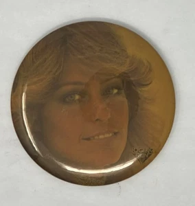1976 Farrah Fawcett in Logan's Run Promotional Button - Picture 1 of 5