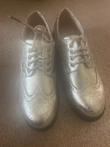 Women golden brogue shoes UK6 - Picture 1 of 3