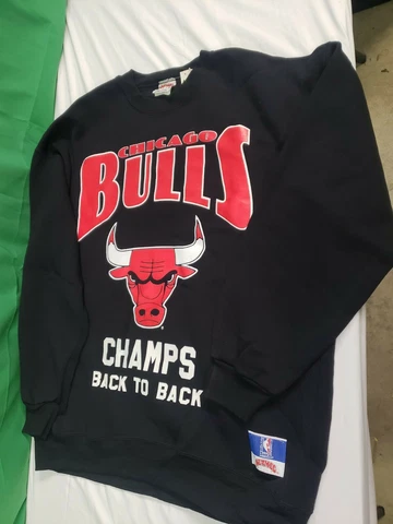 Vintage Chicago Bulls Back 2 Back Championship Crewneck Sweater Last Dance XL Cover