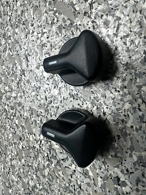 2005 Ford E-150 climate control knobs - Image 1 of 2