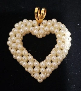 White Faux Pearl Cluster Heart Pendant ( no chain) - Picture 1 of 1