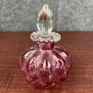 Botella de perfume de vidrio arándano Fenton melón diamante óptico tapón casado años 40 - Imagen 1 de 7