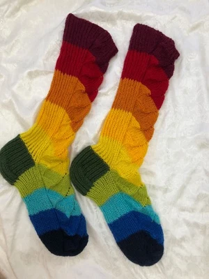 Calcetines finos de encaje 100 % lana tejidos a mano arco iris talla US 8-10 para mujer Foto 1 de 4