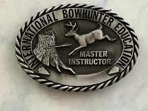 Hebilla de cinturón de colección de peltre International Bowhunter Education Master Instructor - Imagen 1 de 5