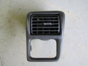 97 98 99 00 01 02 CAMARO Z28 LEFT SIDE DASH AIR VENT - Bild 1 von 1