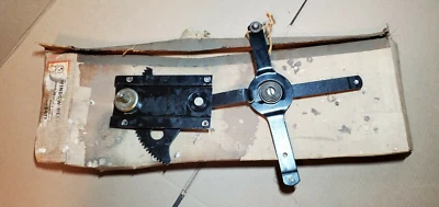 NOS 1939-48 Plymouth Dodge Desoto Chrysler porta traseira direita REGULADOR DE JANELA - Imagem 1 de 3