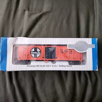 Bachmann HO Silver Series 17902 SANTA FE 50' Steel Reefer #55360 - Image 1 of 3