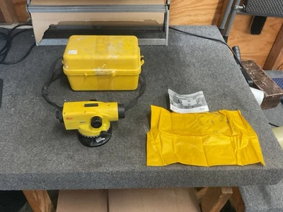 Equipo de topografía de nivel automático Leica Runner 24 con estuche rígido Foto 1 de 4