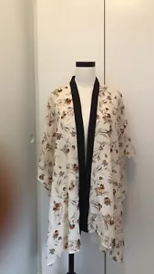 NEW WITH TAGS Cream Floral Print Kimono with Black Trim Detail - Picture 1 of 3