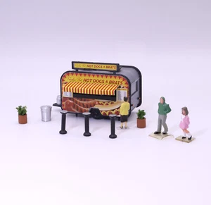 HO Scale Fully Assembled Hot Dog Food Trailer with Figures and Bonus Items - Picture 1 of 10