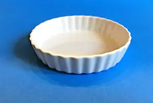 Pillivuyt kleine Tortenpfanne Porzellan geriffelt 4,4" weiß Made in France - Bild 1 von 6