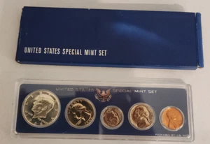 1966 U.S. Mint Special Mint Set (SMS) 40% Silver Kennedy Half Dollar No Reserve - Picture 1 of 3
