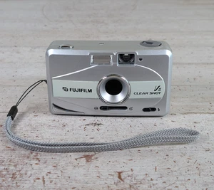 Fujifilm Clear Shot V II VII 35mm Film Camera Fixed Focus 27mm Fujinon Lens HTF - Picture 1 of 9