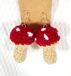 Pendientes de setas de ganchillo hechos a mano rojos, amarillos o verdes. - Imagen 1 de 16