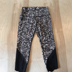 Lululemon Wunder Under Crop II Roll Down Scallop 24 Floral Spritz Multi Black 8 - Picture 1 of 7