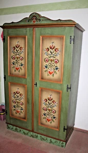 Voglauer Kleiderschrank, Anno 1800, grün, Schlafzimmer / Bauernmöbel, Handbemalt - Bild 1 von 9