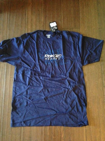 Toronto Maple Leafs NEW Mens Large Gloves are Out T-Shirt . NHL Hockey Tee NWT Cover