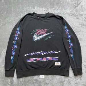 Nike Stories Retro Graphic Acid Wash Crew Neck Sweatshirt Herren XL Schwarz Pink - Bild 1 von 13