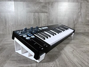 20º Angle Stand for Arturia Keystep 32 & 37 / Behringer SWING - Color WHITE -USA - Picture 1 of 11