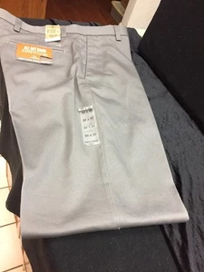 PANTALONES DE VESTIR PARA HOMBRE DOCKERS W33 L30 TODO EL DÍA CAQUI CLÁSICO AJUSTE PLANO FRONTAL GRIS NUEVOS CON ETIQUETAS - Imagen 1 de 8