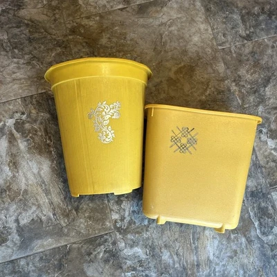 Dos botes de basura de goma vintage - oro amarillo con flores - retro años 70. Tan genial!  Foto 1 de 4