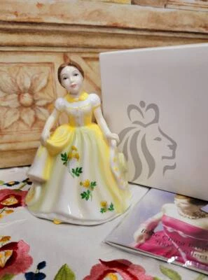 Royal Doulton Flower of the Month Figurine , April Yellow Daisy , HN4878 - Image 1 of 4