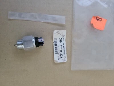 Interruptor de respaldo VW Volkswagen Vanagon 1980 1981 1982 Foto 1 de 3