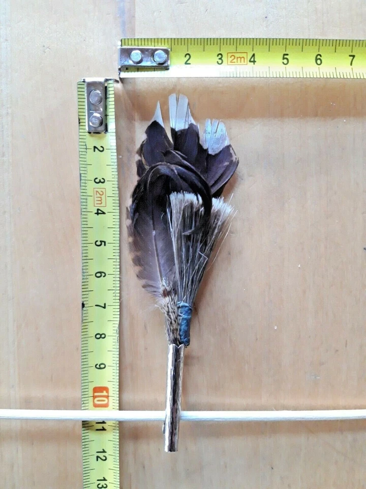 █▬█ █ ▀█▀ Bayrische Hutfeder wie kleinem Gamsbart m. Feder u. Halter Oktoberfest - Bild 1 von 1