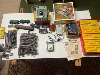 Kellerfund Konvolut Trix Express H0 Loks Waggons Gleise Trafo usw. - Bild 1 von 4