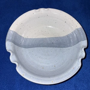 "Tazón de cerámica Studio Art moteado azul crema lanzado a mano estampado 8,5"" 2,5""" - Imagen 1 de 8