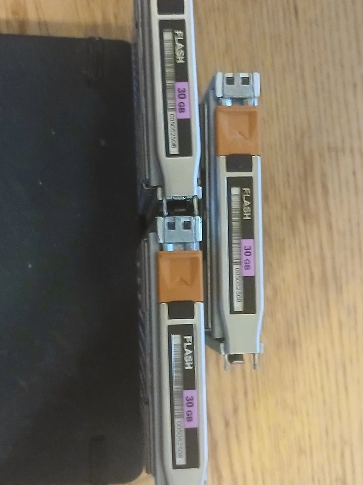 EMC 005052508 30GB FLASH Module SSD For POWERMAX 2000 / 8000 - Image 1 of 1