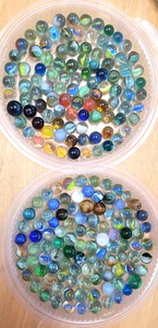 2,5 Pfund 200 Murmeln gemischte Farben Katzenaugen plus Glas Punchy Marmor Beutel Vintage - Bild 1 von 10
