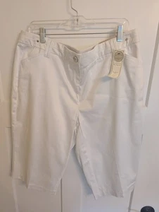 Charter Club Women's White Bermuda Shorts. Size 14. NWT - Picture 1 of 5
