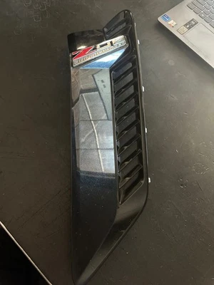 2015-2019 Chevrolet Corvette C7 Z06 Fender Insert LEFT Driver Side Z06 - Image 1 of 4