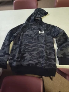 Jungen Under Armour Camouflage Sweatshirt neu mit Etikett Medium - Bild 1 von 5