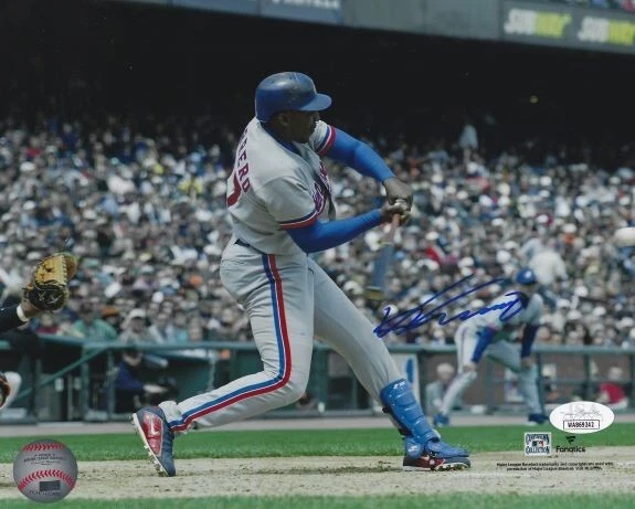 Autographed 8X10 VLADIMIR GUERRERO Montreal Expos photo - w/JSA Witness COA - Image 1 of 1