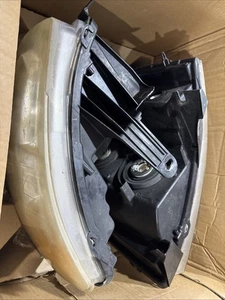 headlight assembly - Picture 1 of 10